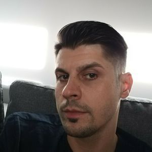 Meet your Posher, Roxana